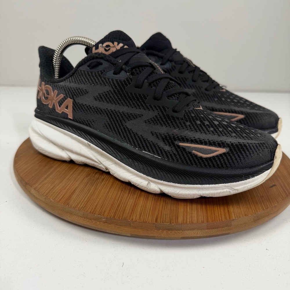 Hoka One One Clifton 9